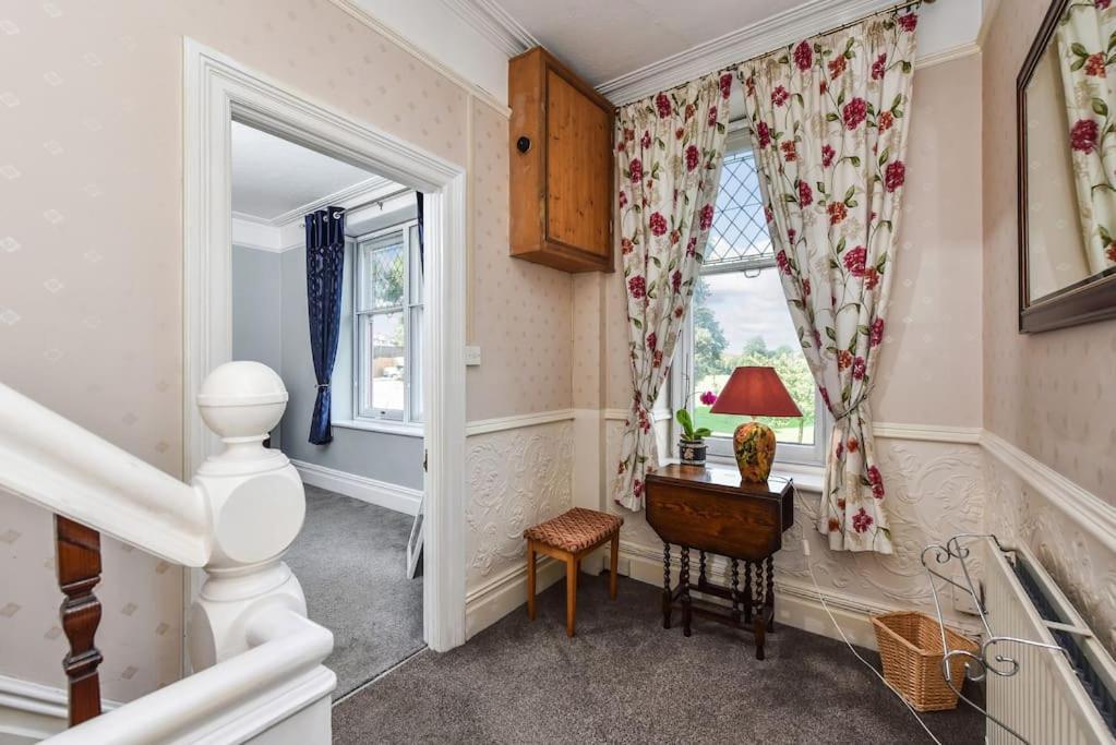Traditional 3-bed In Pontcanna With Parking Holiday home Cardiff